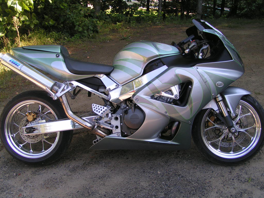 Name:  2showbike001.jpg
Views: 20
Size:  156.1 KB